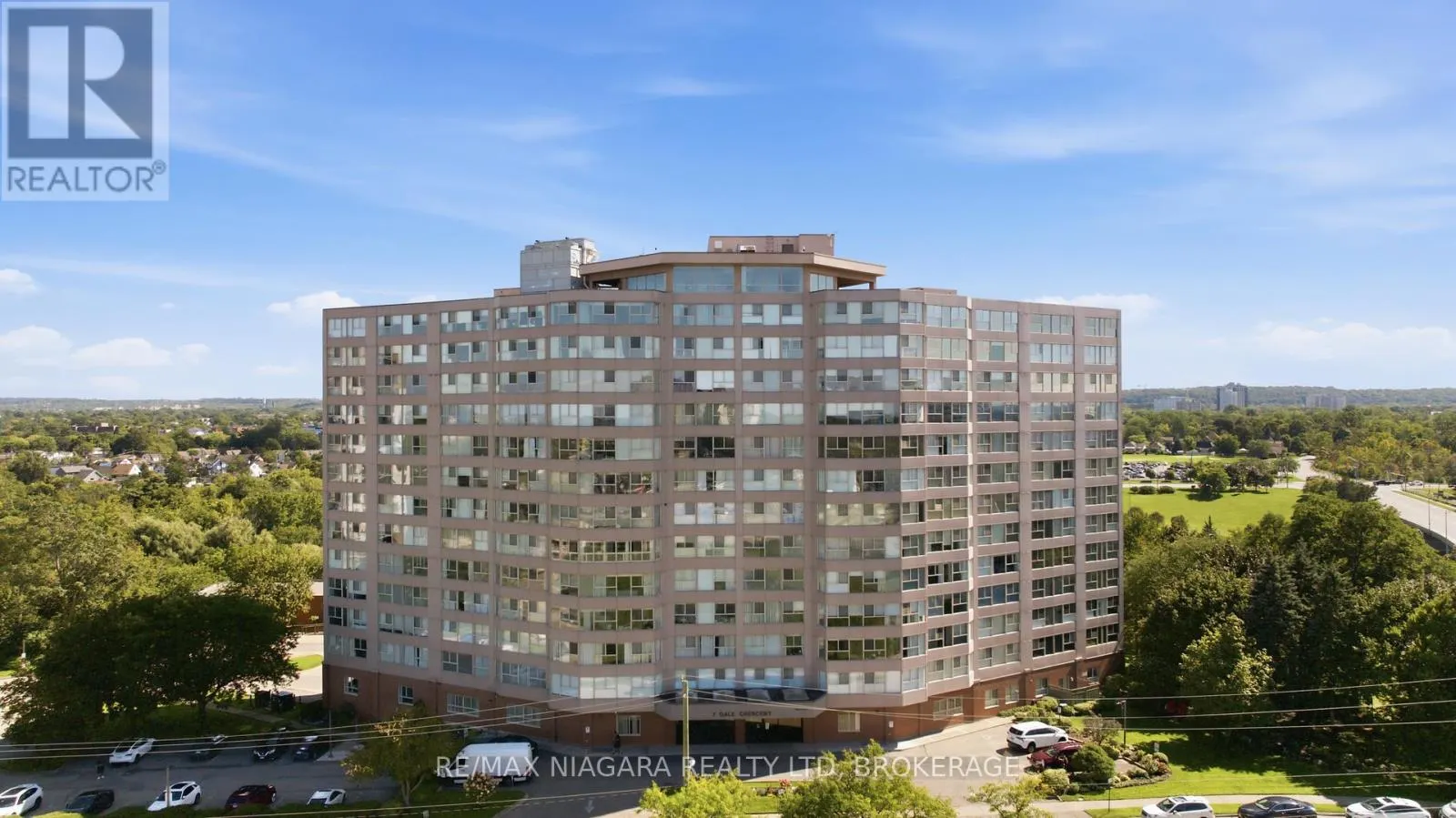 411 - 7 GALE CRESCENT #411