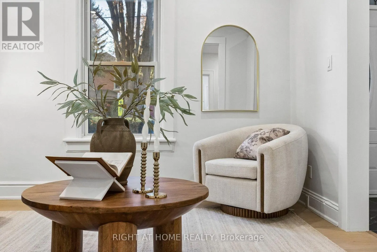 18 POWELL STREET W