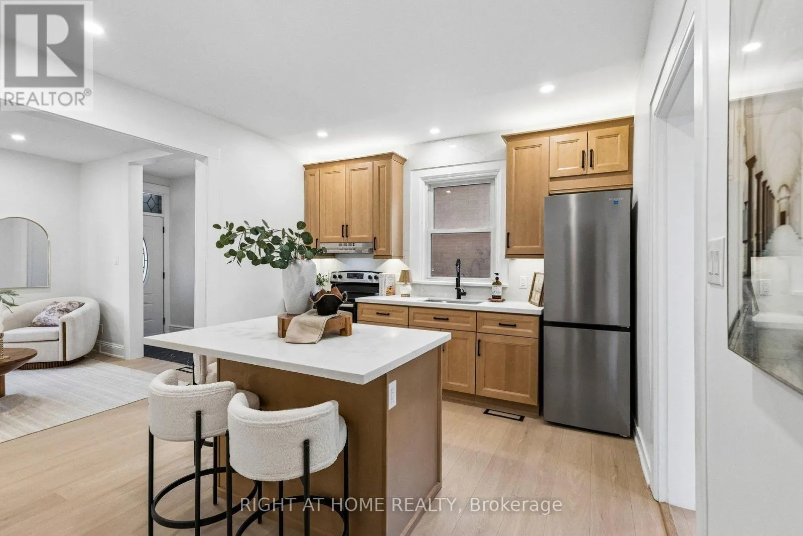 18 POWELL STREET W