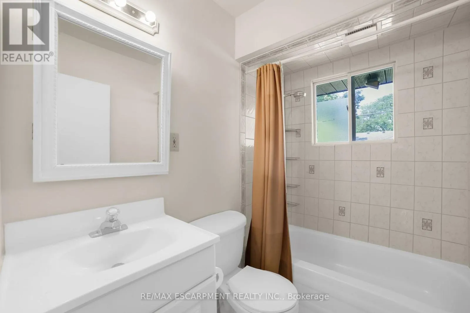 272 UPPER PARADISE ROAD