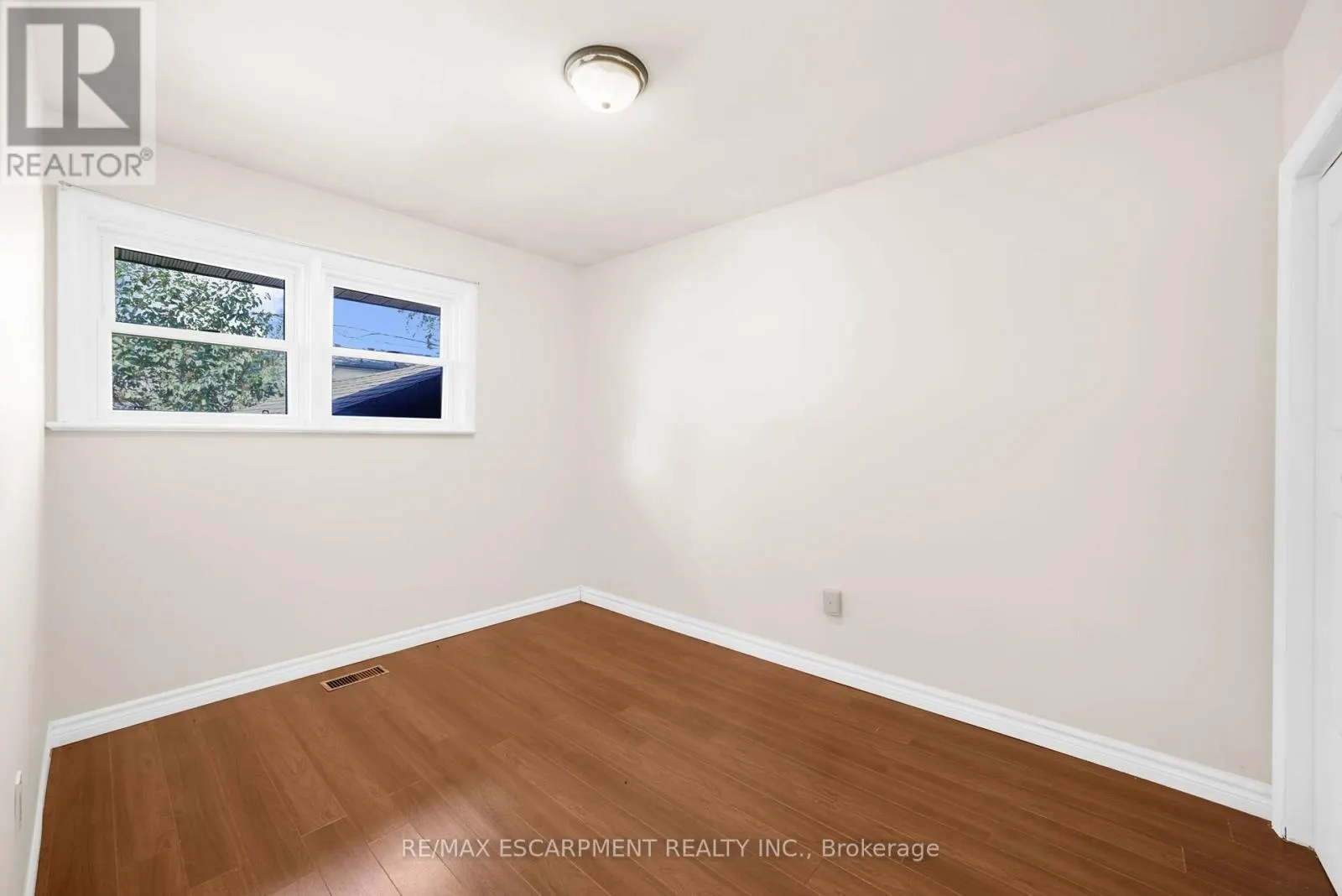 272 UPPER PARADISE ROAD