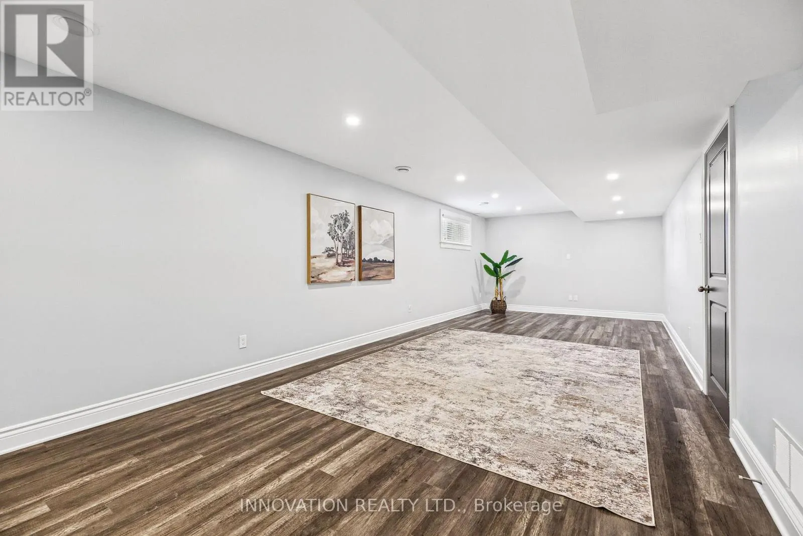 523 ADAMSON CRESCENT