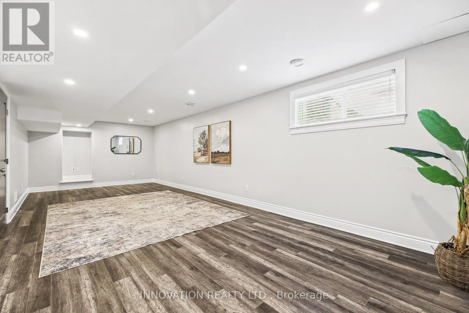 523 ADAMSON CRESCENT