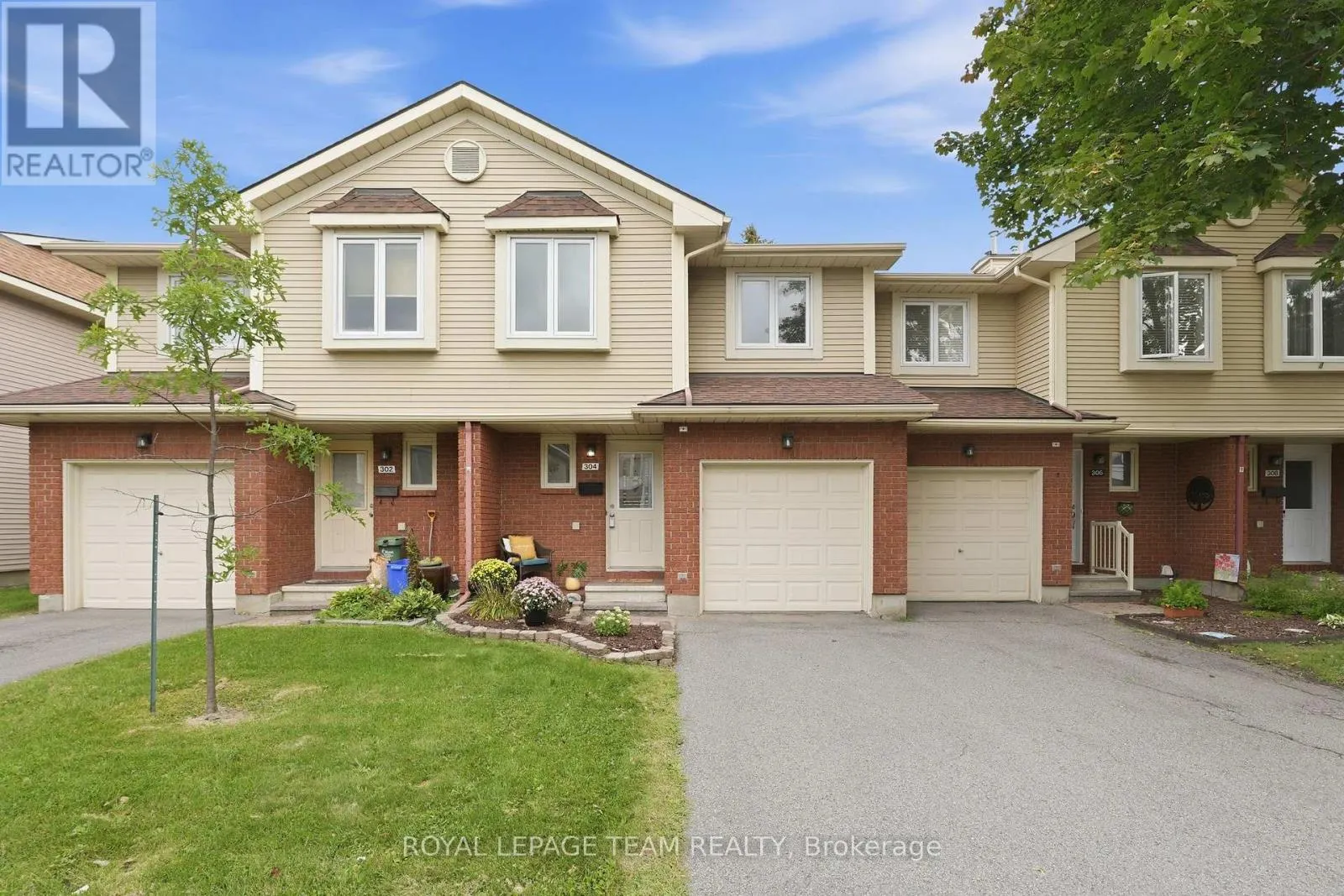 304 VALADE CRESCENT