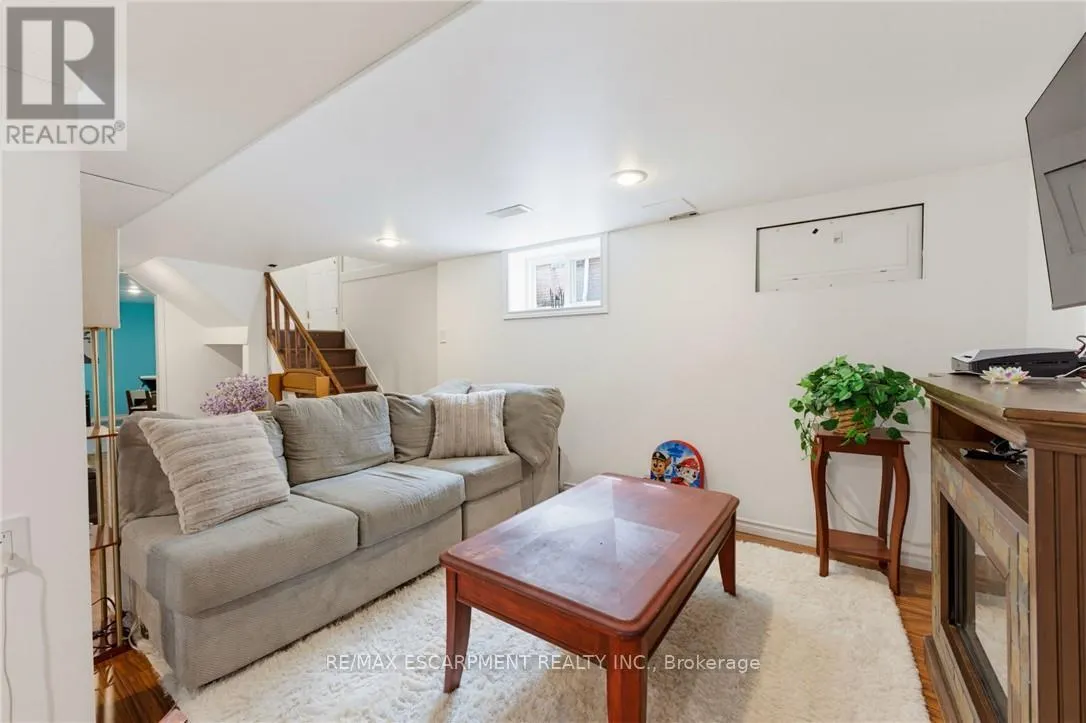 551 UPPER SHERMAN AVENUE