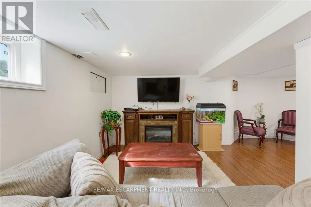 551 UPPER SHERMAN AVENUE