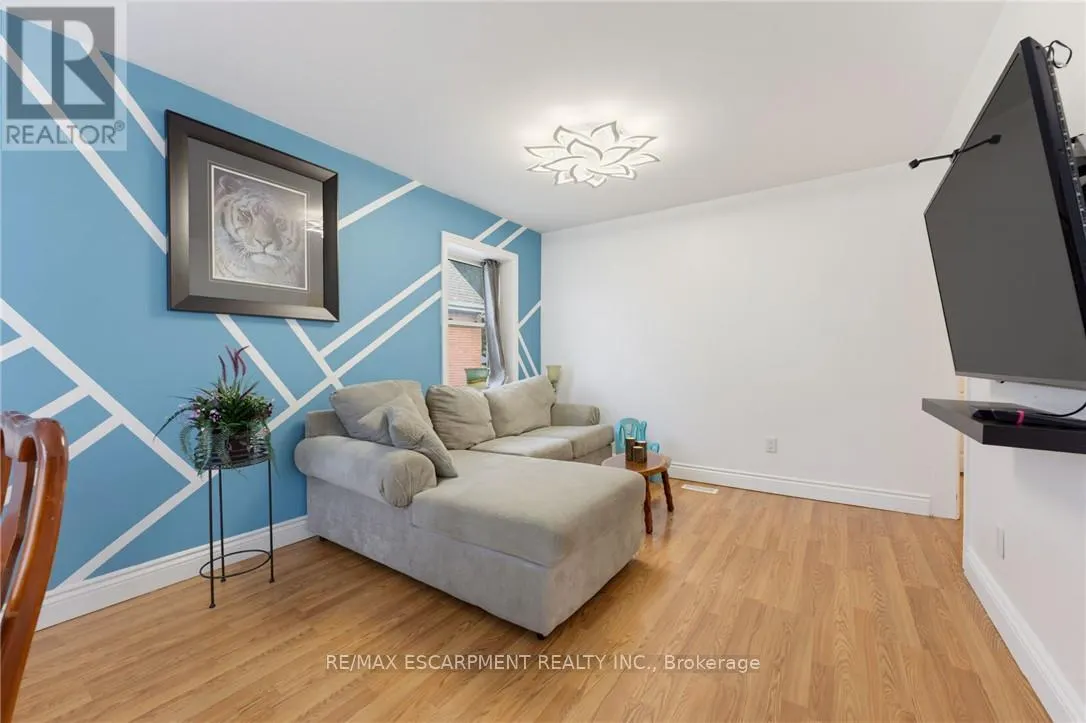 551 UPPER SHERMAN AVENUE