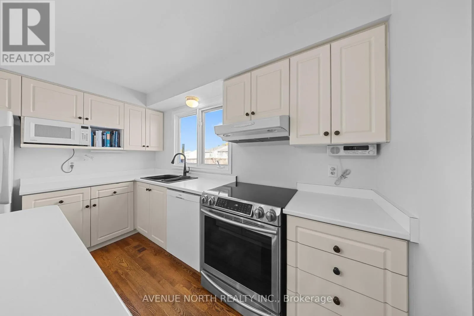 35 WYNFORD AVENUE