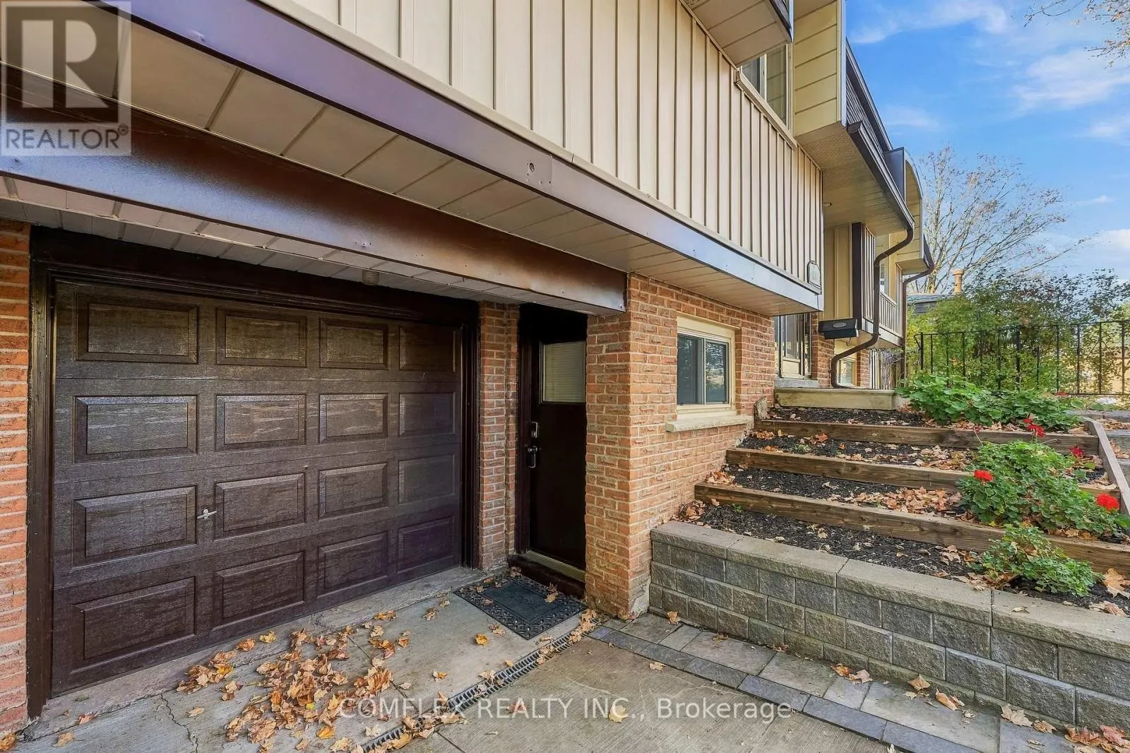2651 MARSDALE DRIVE