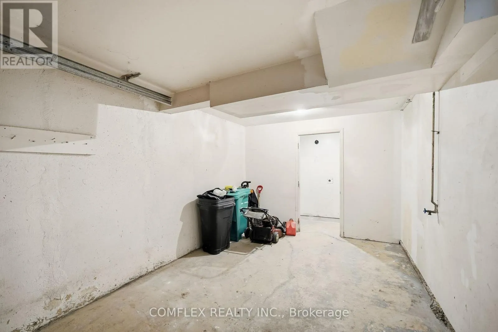 2651 MARSDALE DRIVE