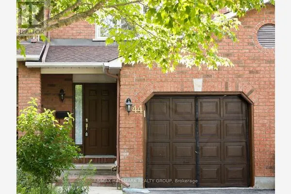 44 WINNEGREEN COURT