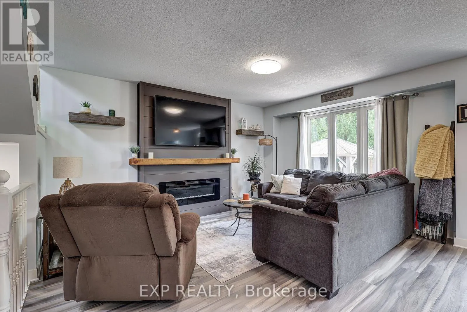 15 SCHREYER DRIVE