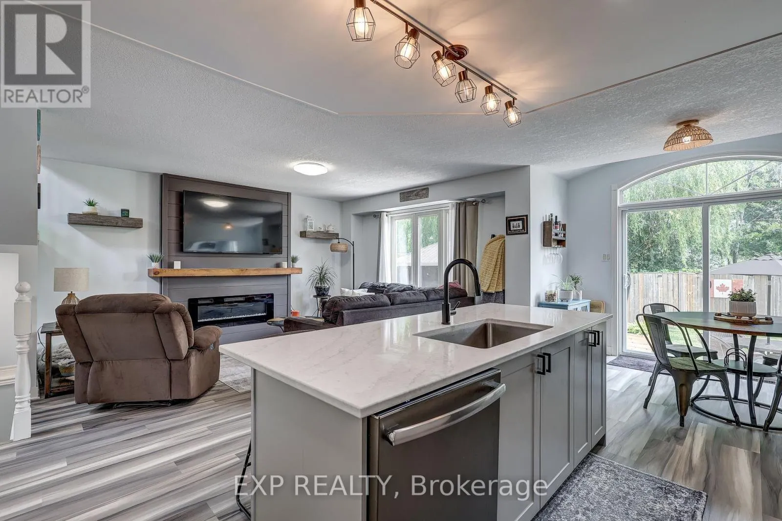 15 SCHREYER DRIVE