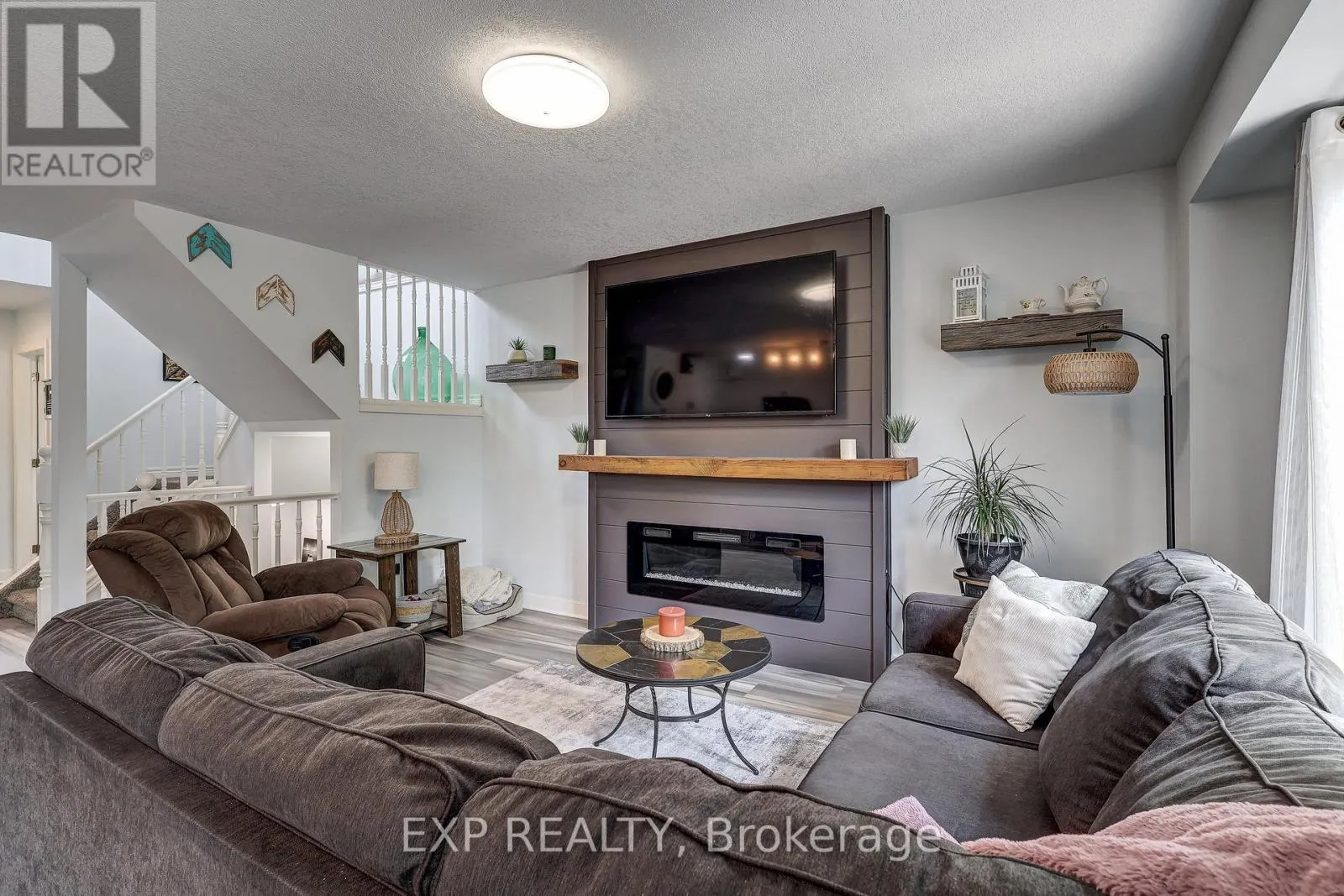 15 SCHREYER DRIVE