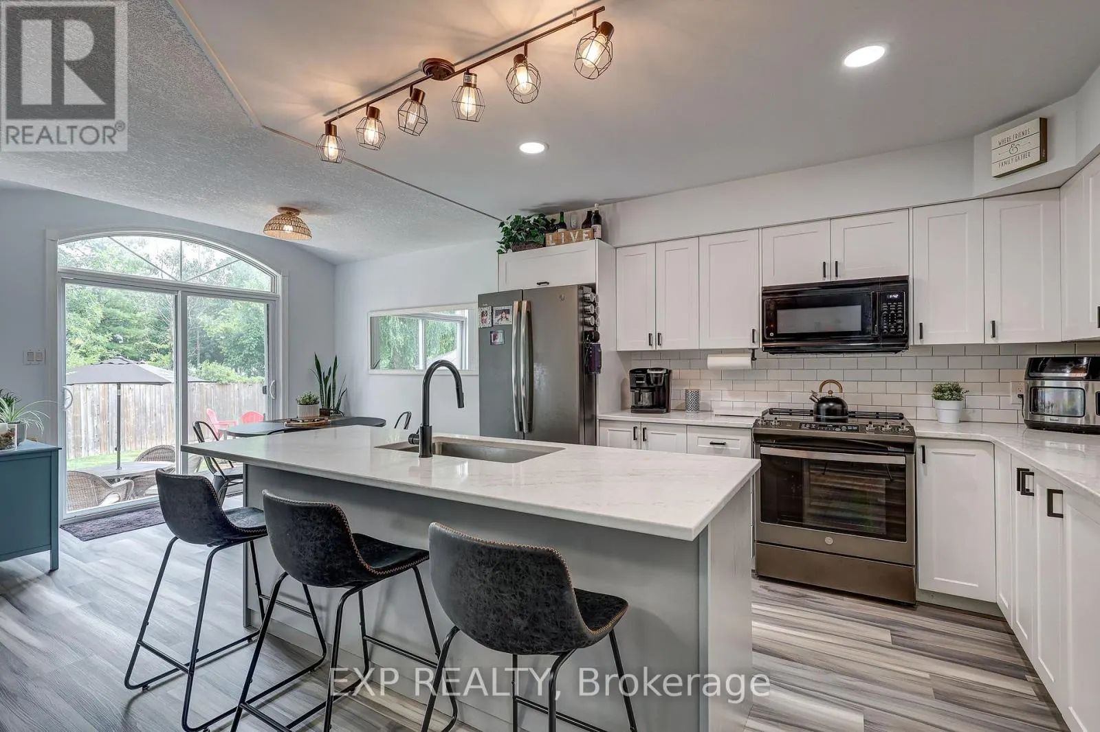 15 SCHREYER DRIVE