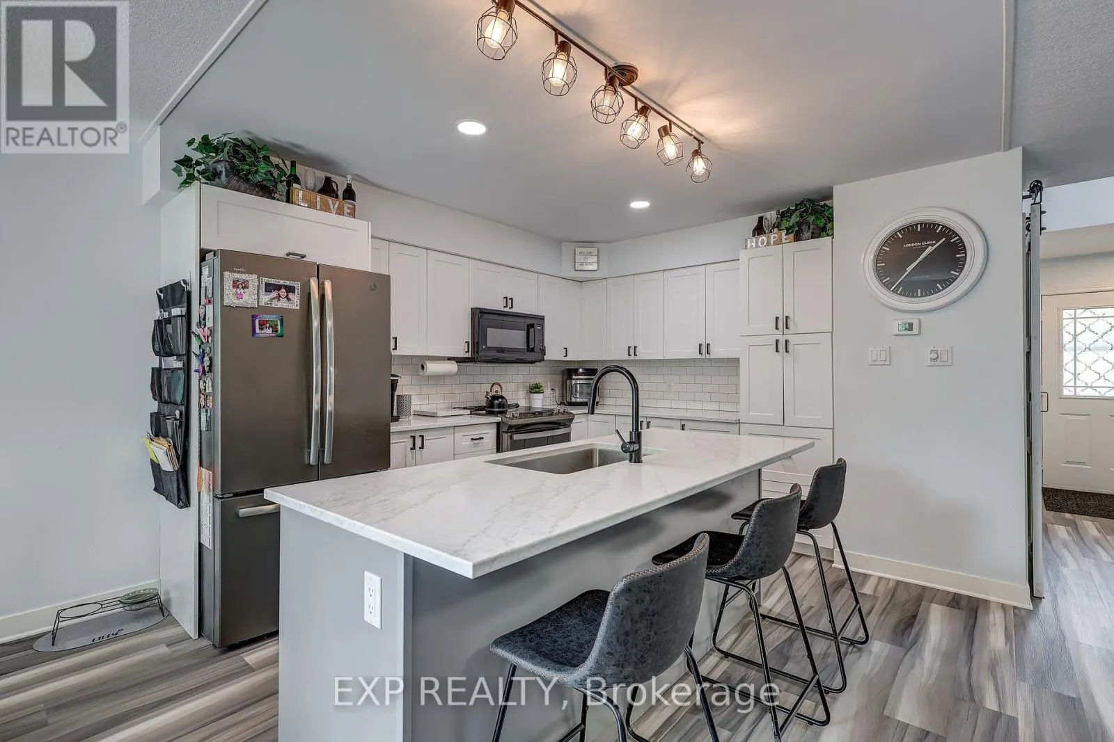 15 SCHREYER DRIVE