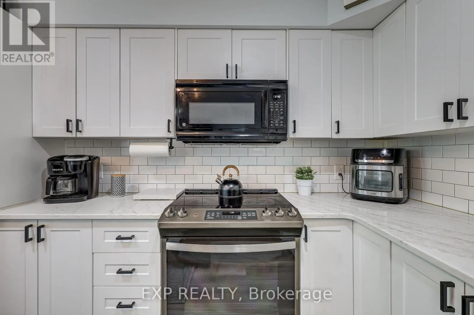 15 SCHREYER DRIVE
