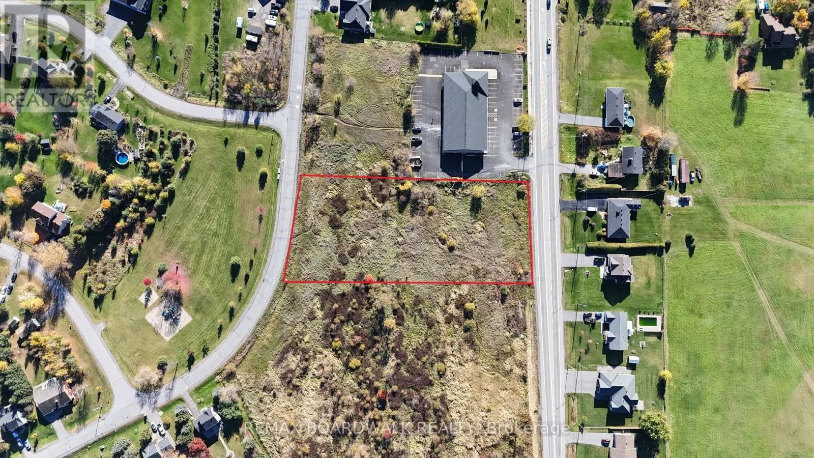 2826 DUNROBIN ROAD