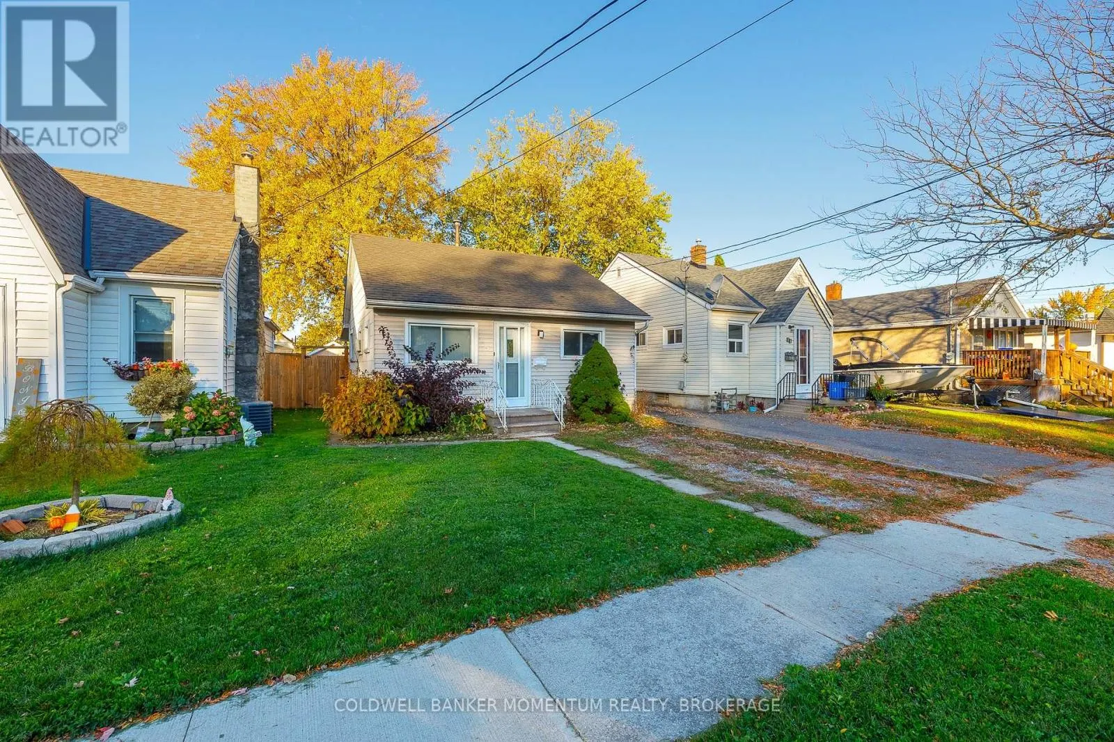 15 WALLACE AVENUE S