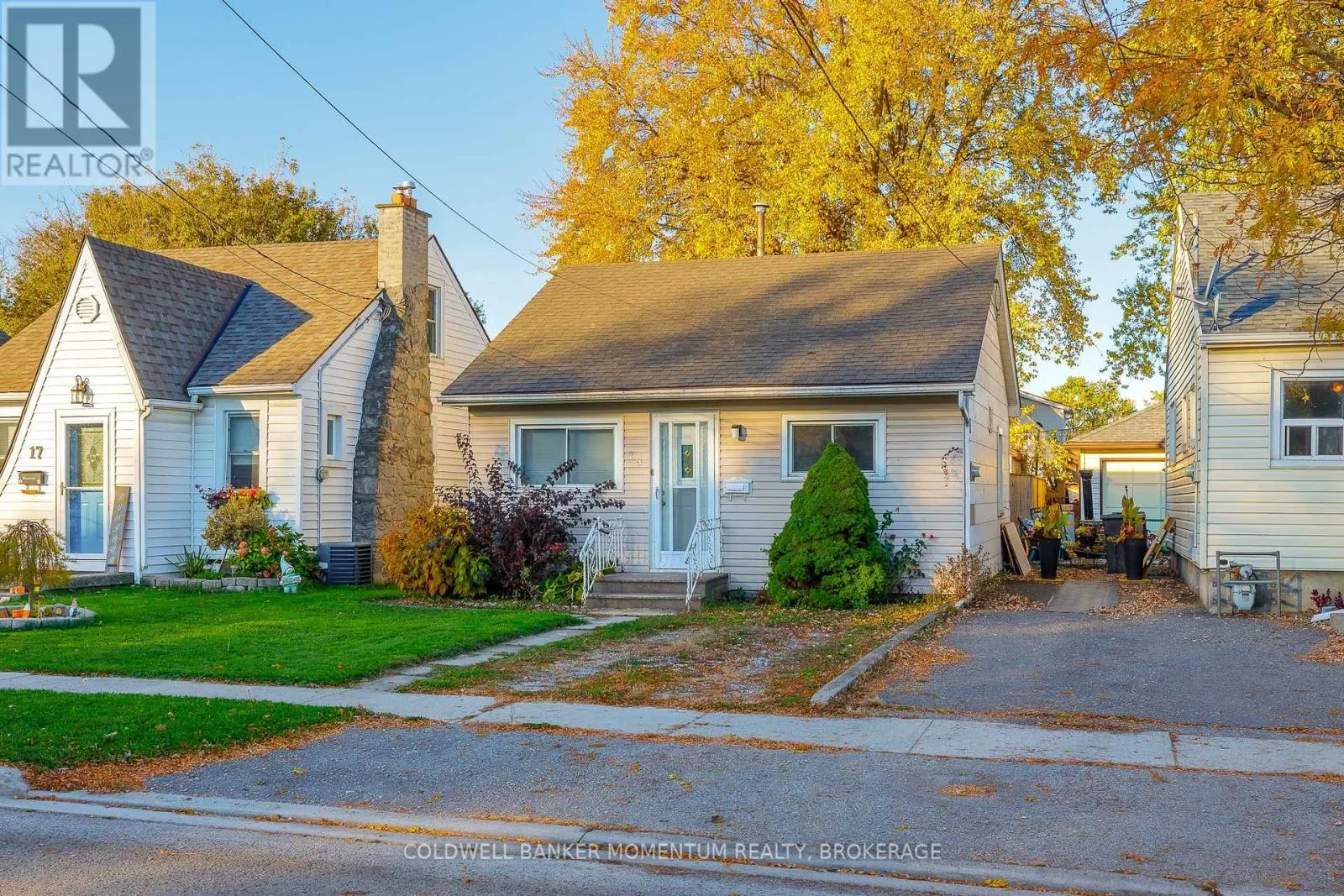 15 WALLACE AVENUE S
