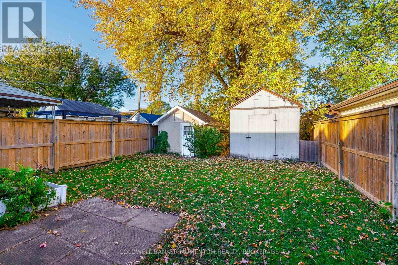 15 WALLACE AVENUE S