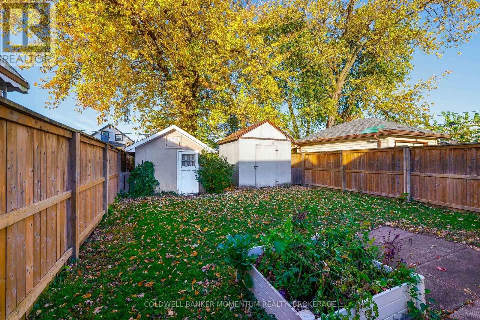 15 WALLACE AVENUE S