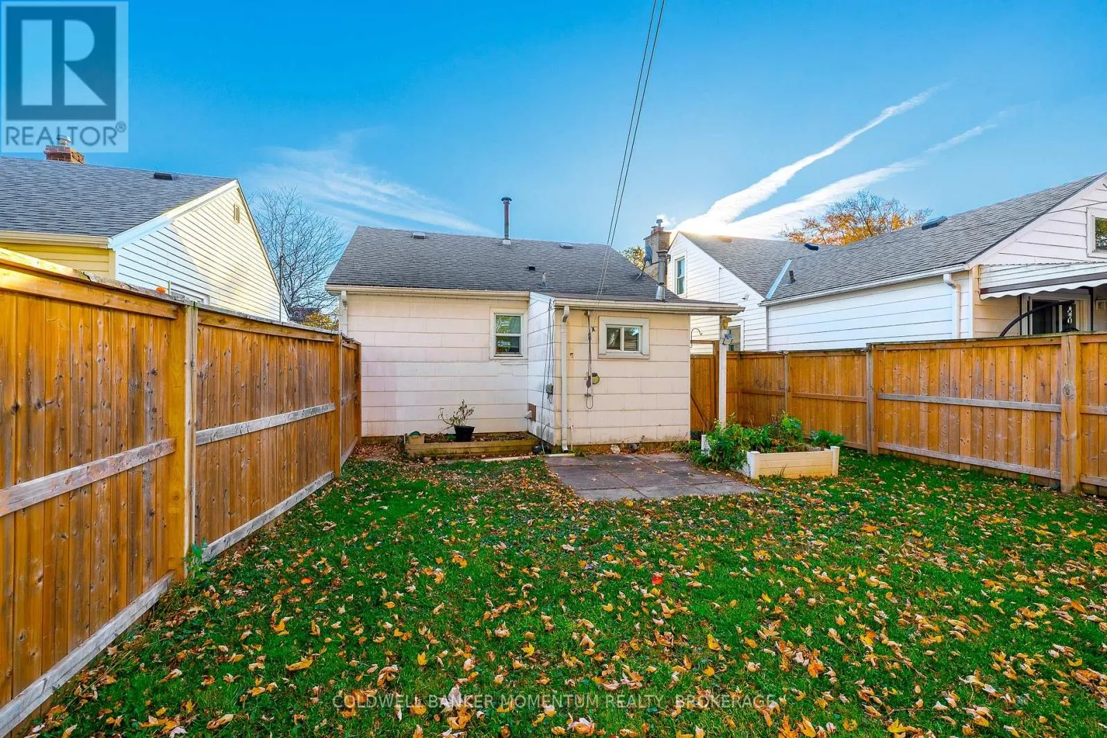 15 WALLACE AVENUE S