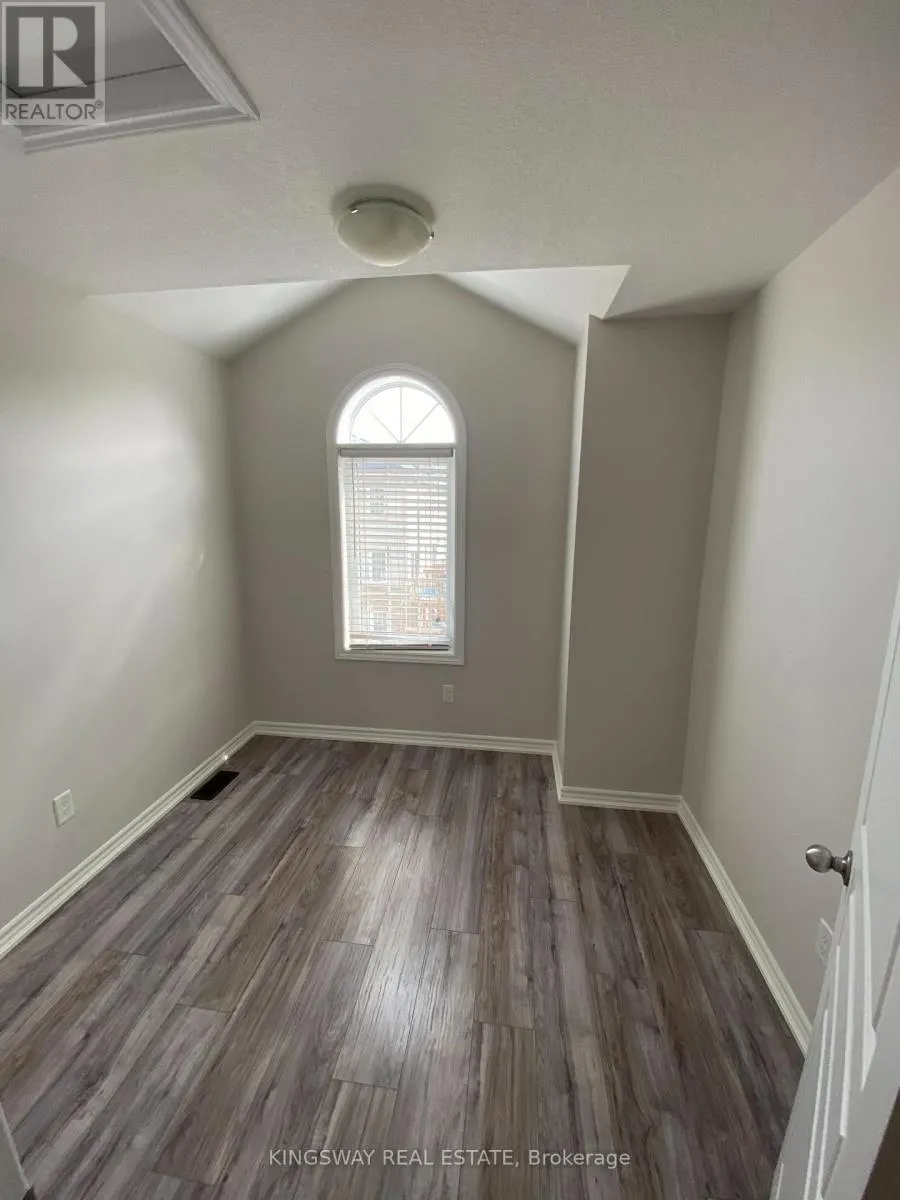 16 KENRIDGE TERRACE