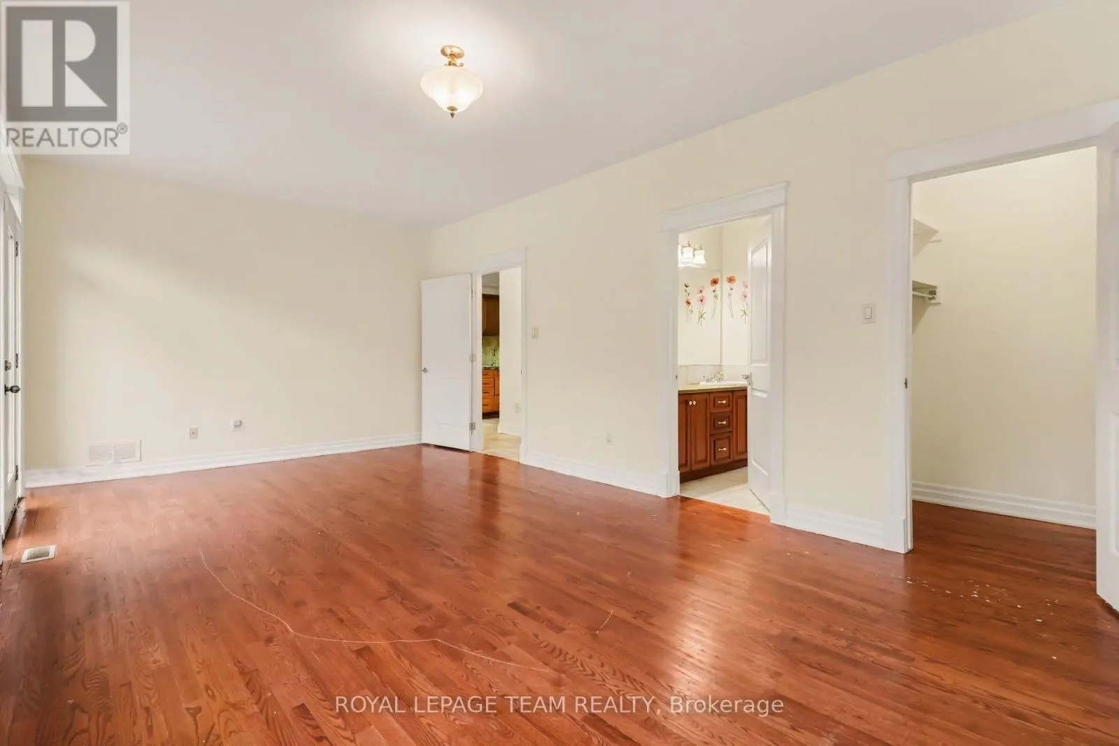 1601 WHITESIDE WAY