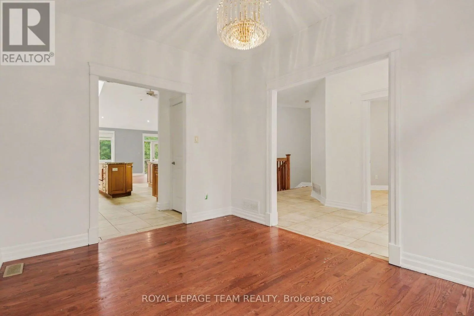 1601 WHITESIDE WAY