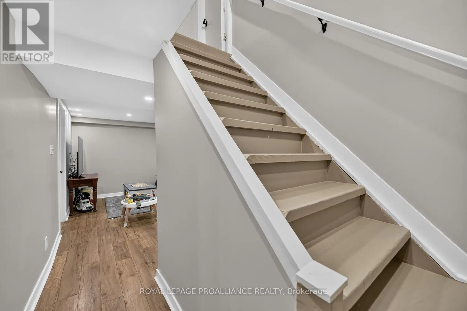 223 VICTOR ROAD