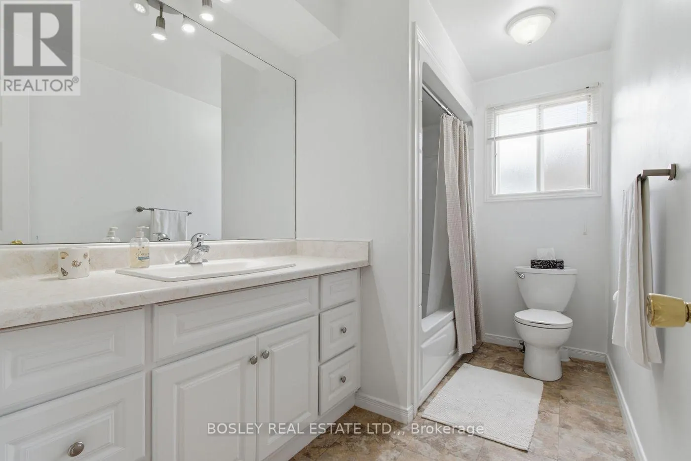 32 CRESTCOMBE ROAD