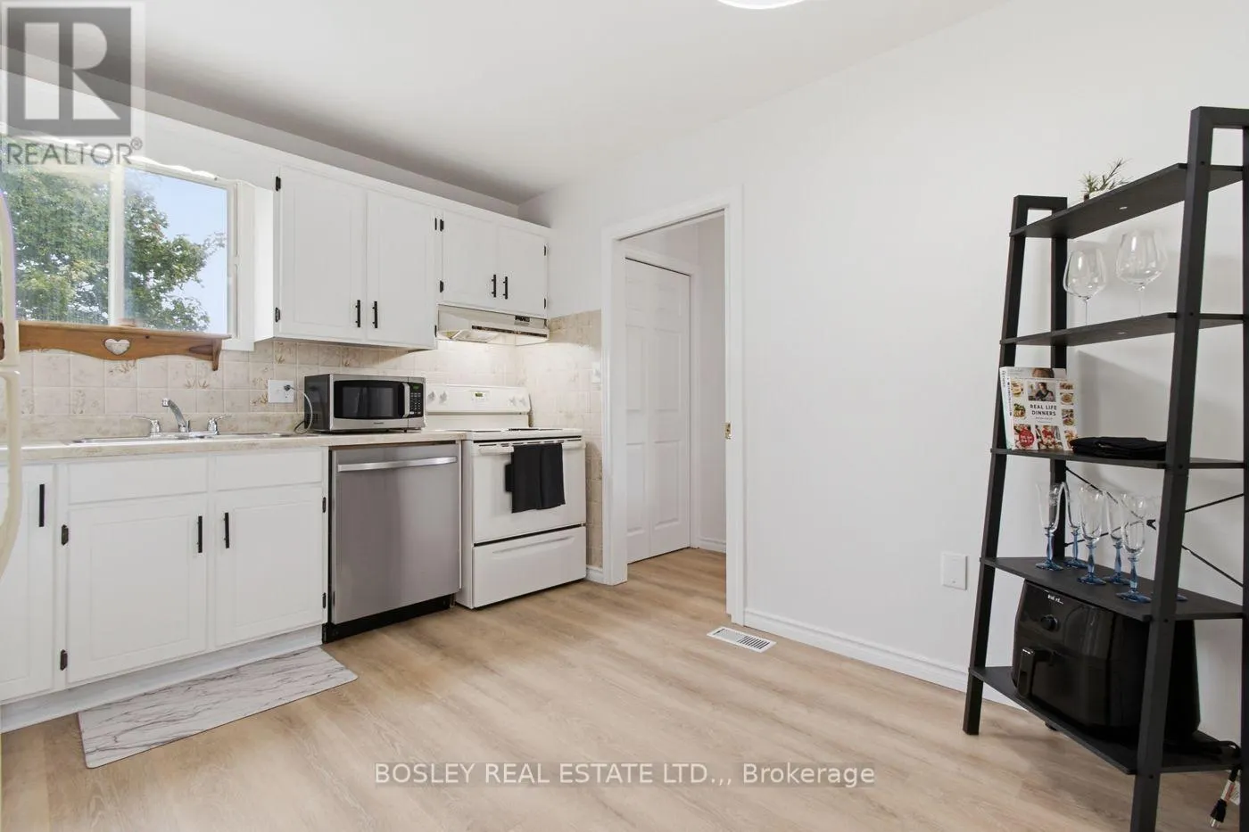 32 CRESTCOMBE ROAD
