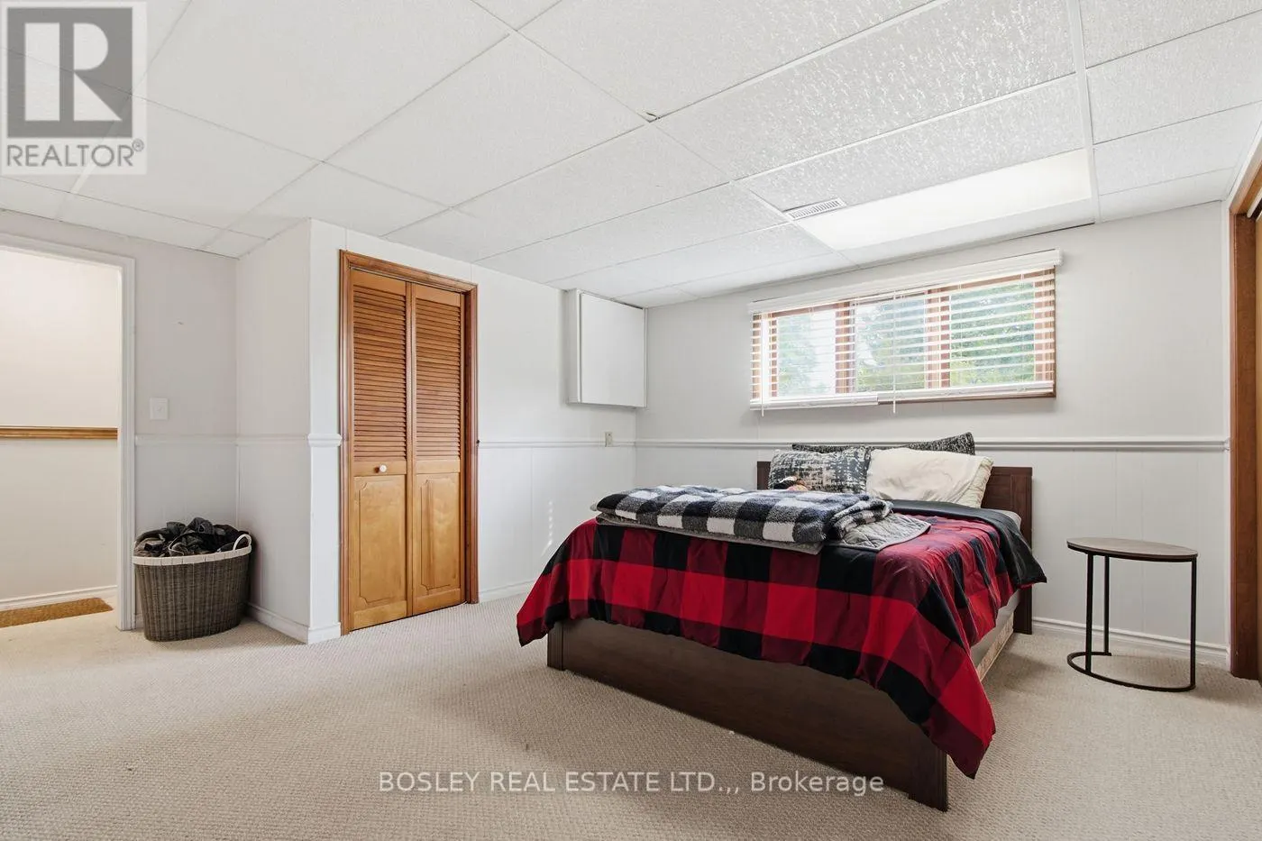 32 CRESTCOMBE ROAD