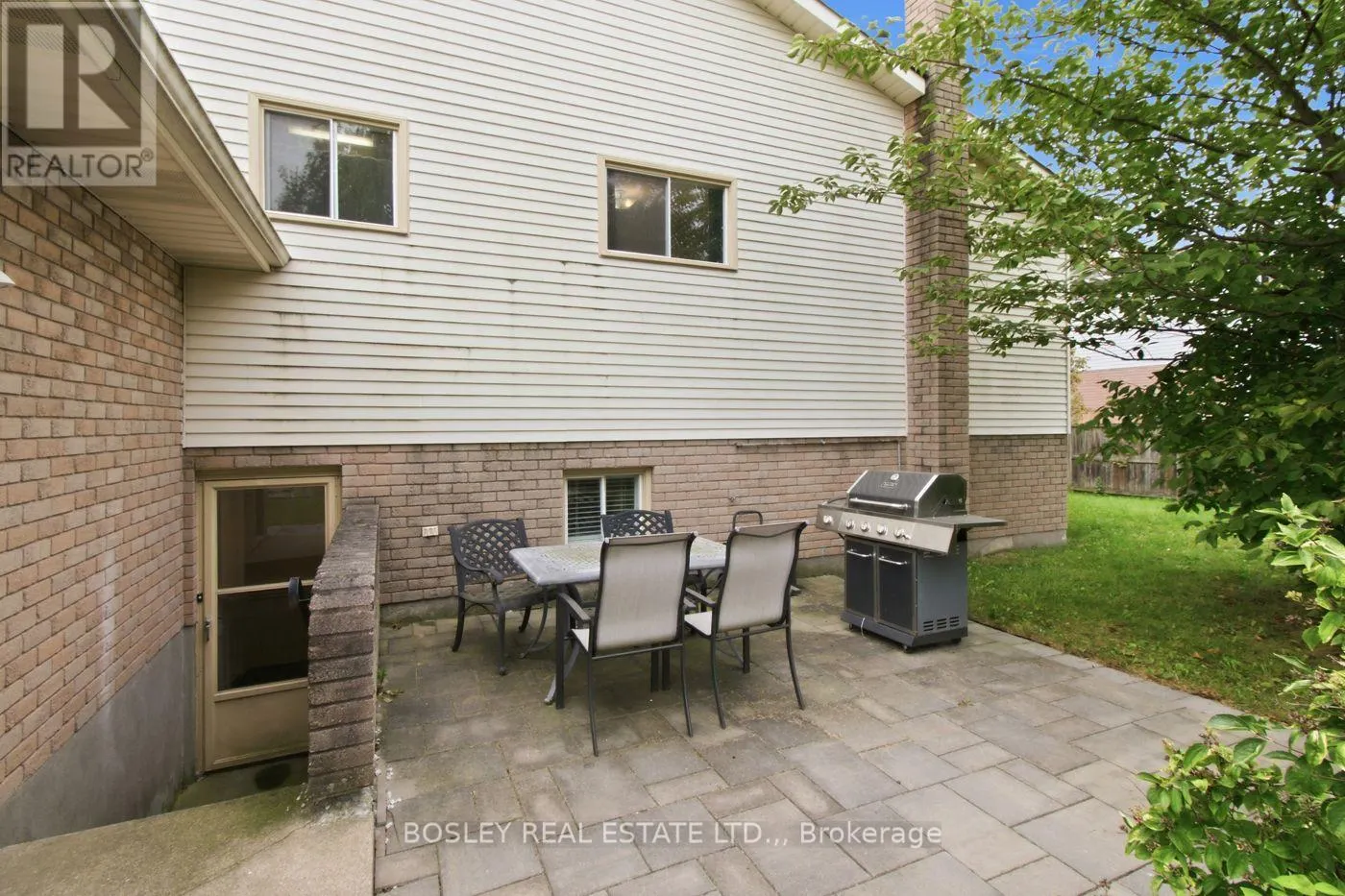 32 CRESTCOMBE ROAD