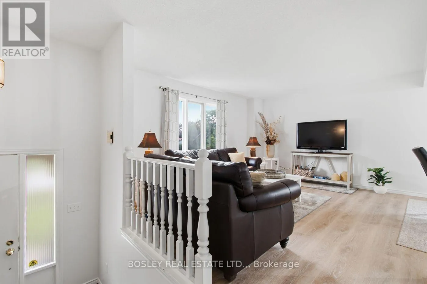 32 CRESTCOMBE ROAD
