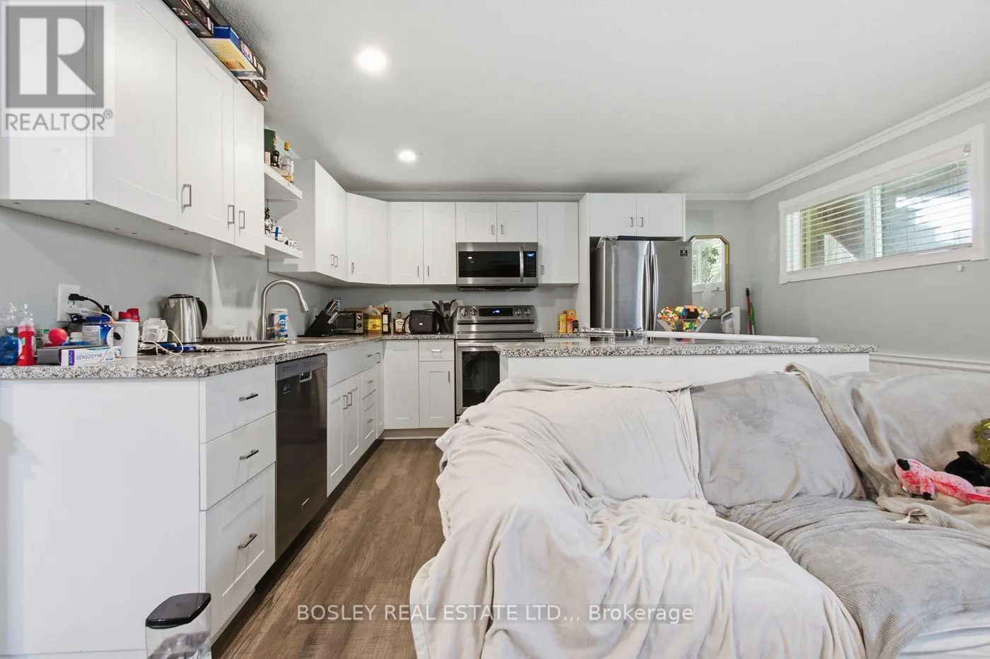 32 CRESTCOMBE ROAD