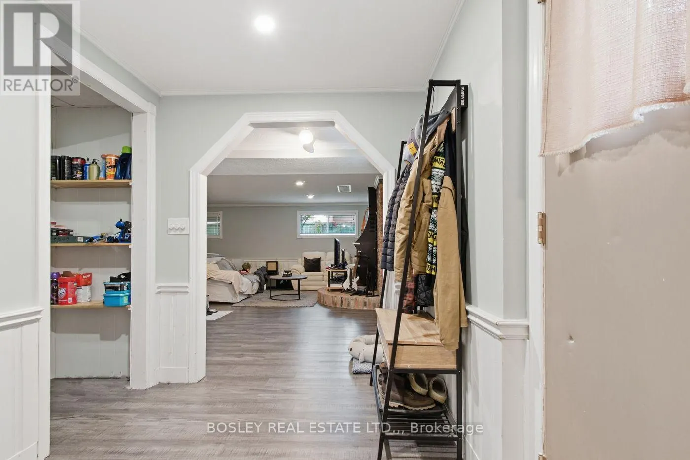 32 CRESTCOMBE ROAD