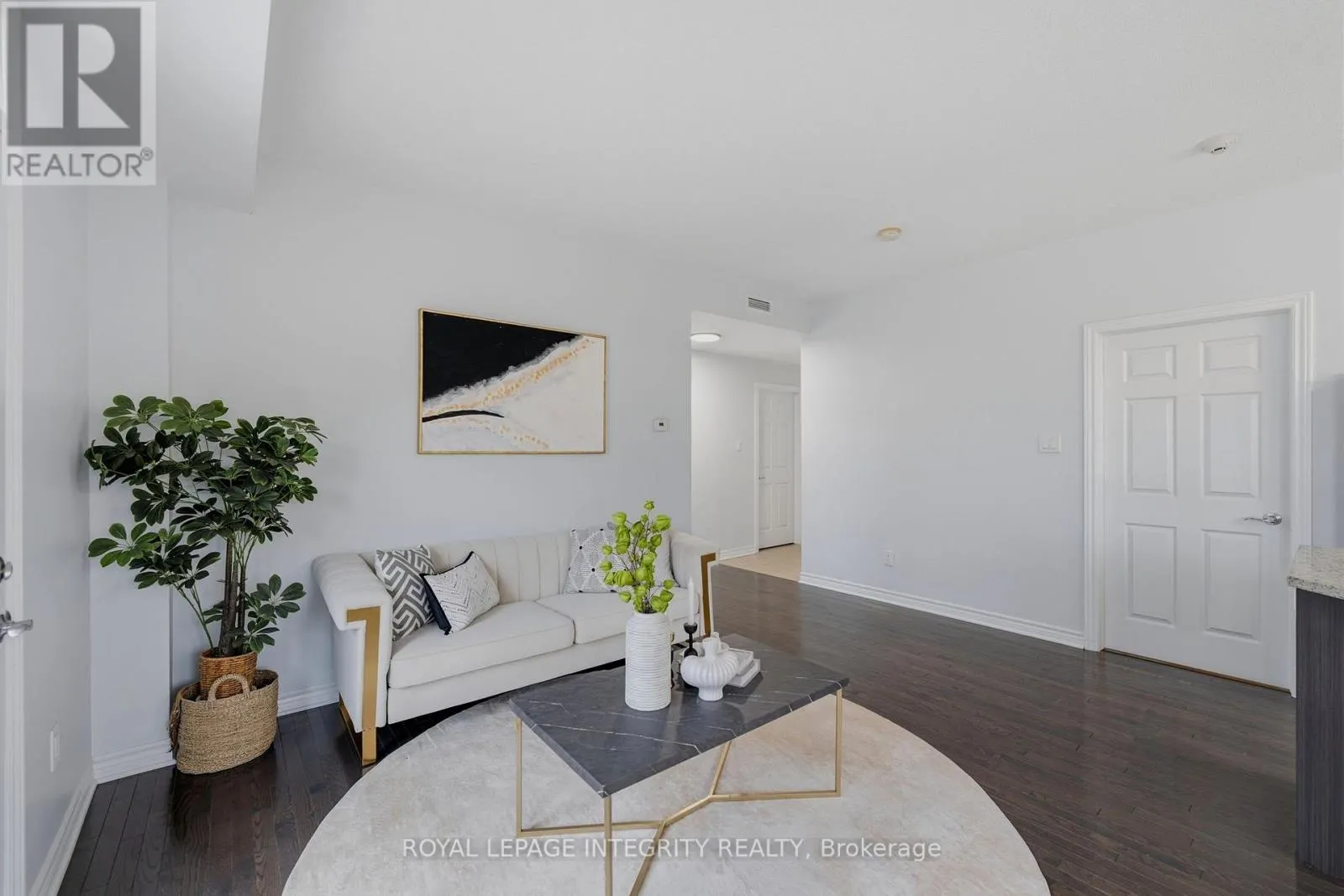 303 - 200 GUELPH PRIVATE