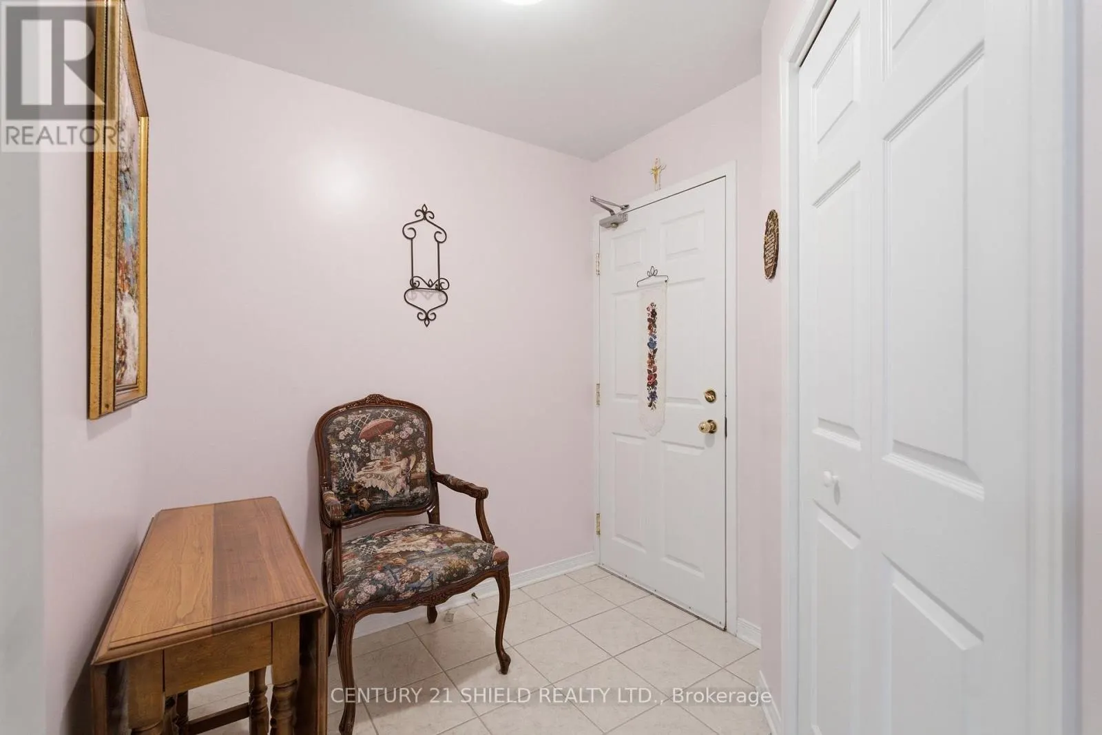 203 - 311 WATER STREET W