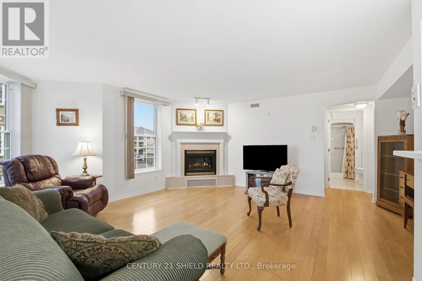 203 - 311 WATER STREET W