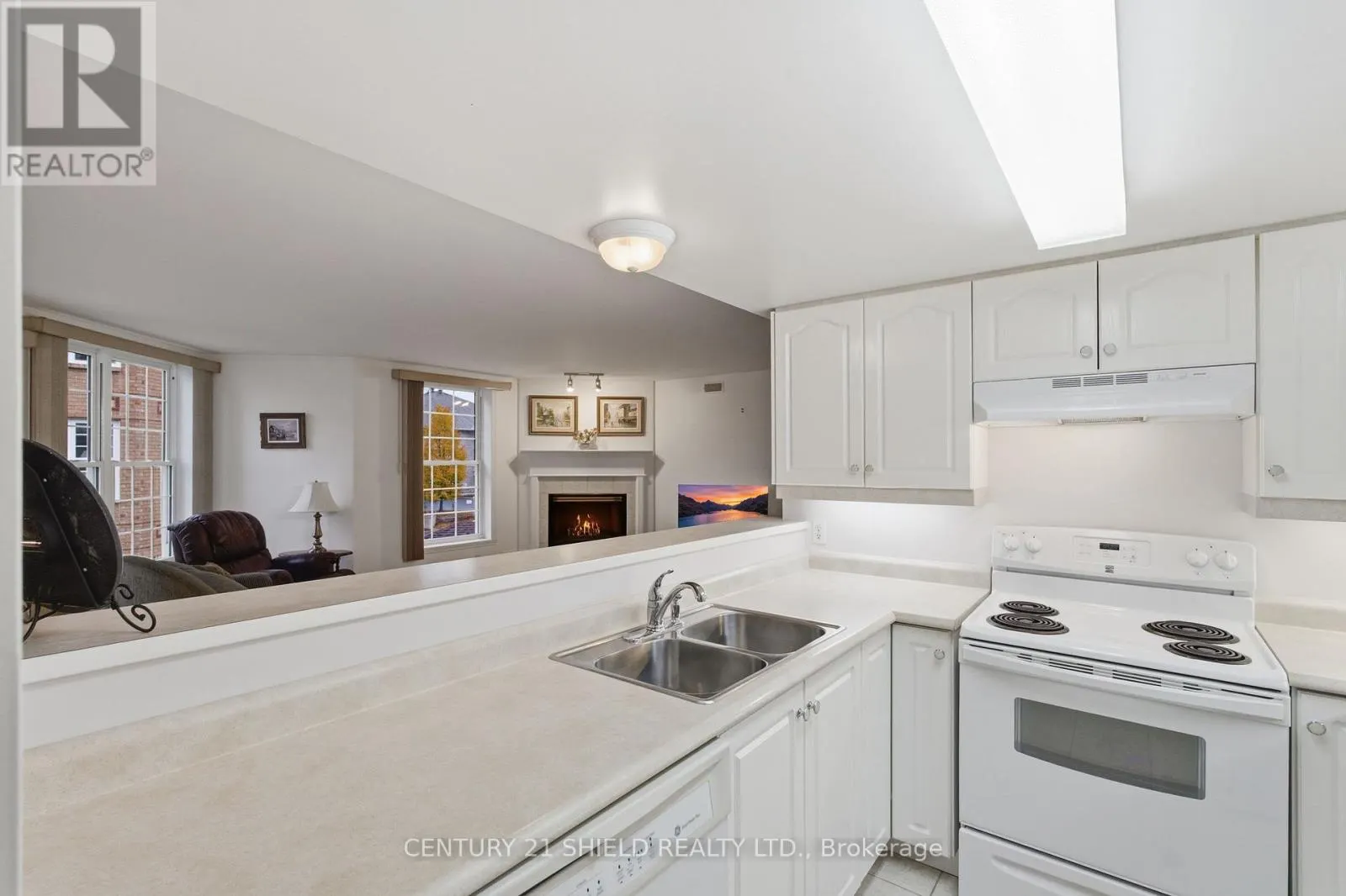 203 - 311 WATER STREET W