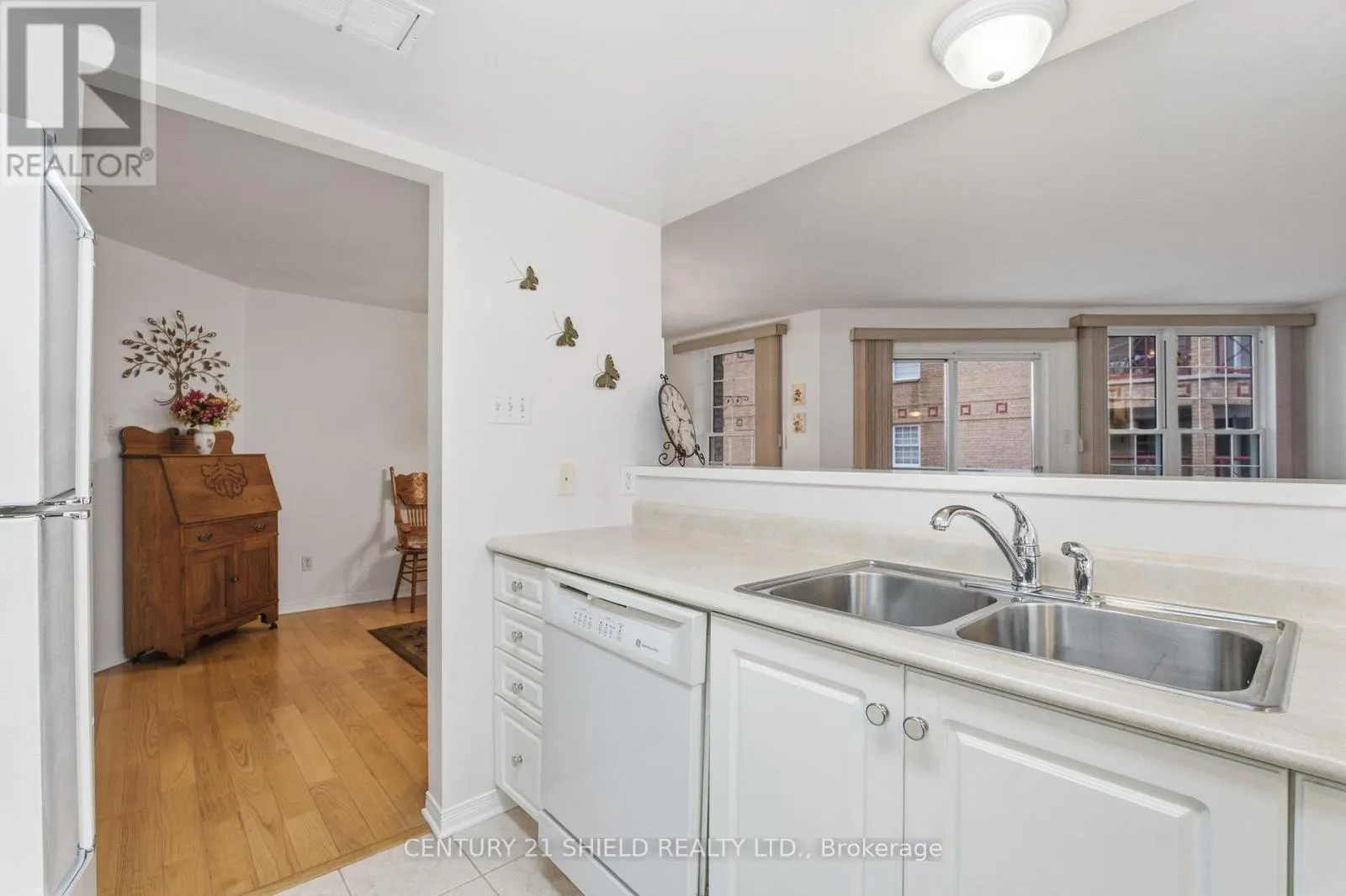 203 - 311 WATER STREET W