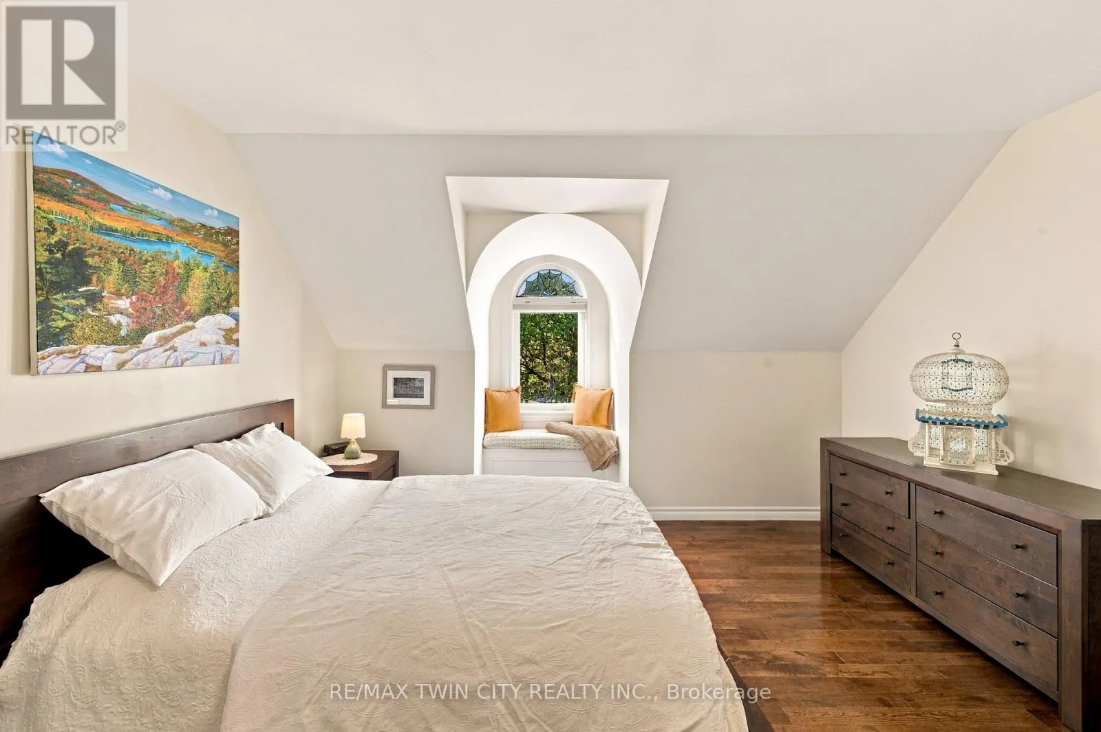 575 HEMINGWAY PLACE