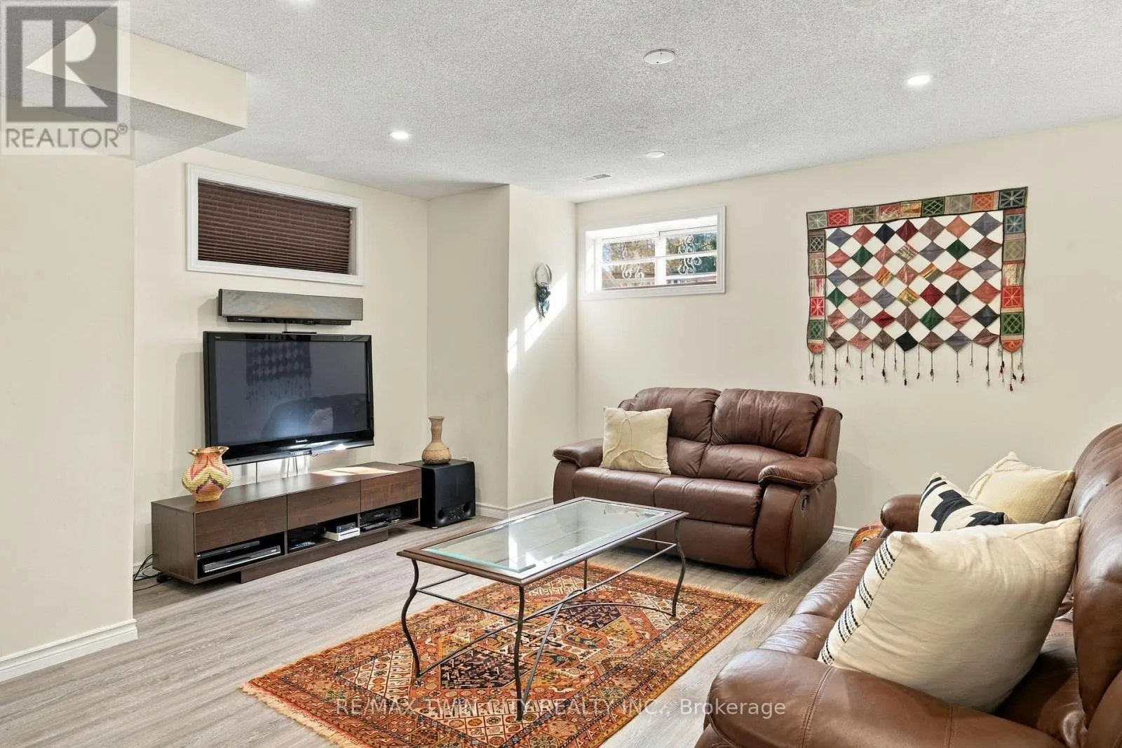 575 HEMINGWAY PLACE