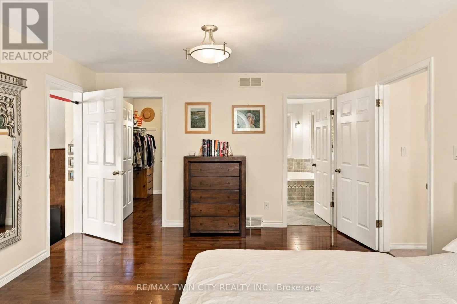 575 HEMINGWAY PLACE