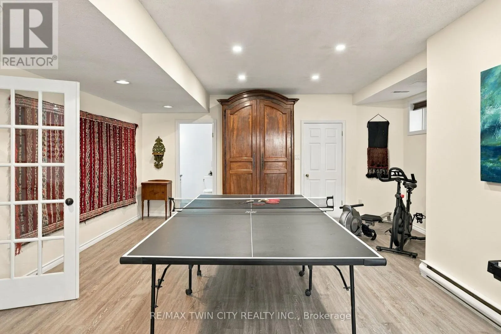575 HEMINGWAY PLACE