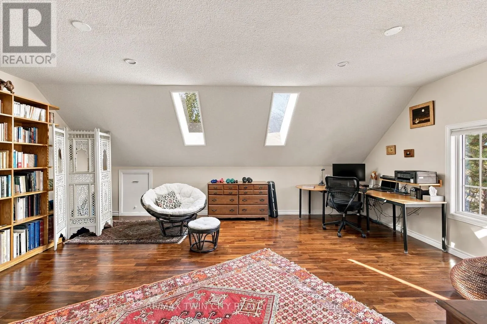 575 HEMINGWAY PLACE