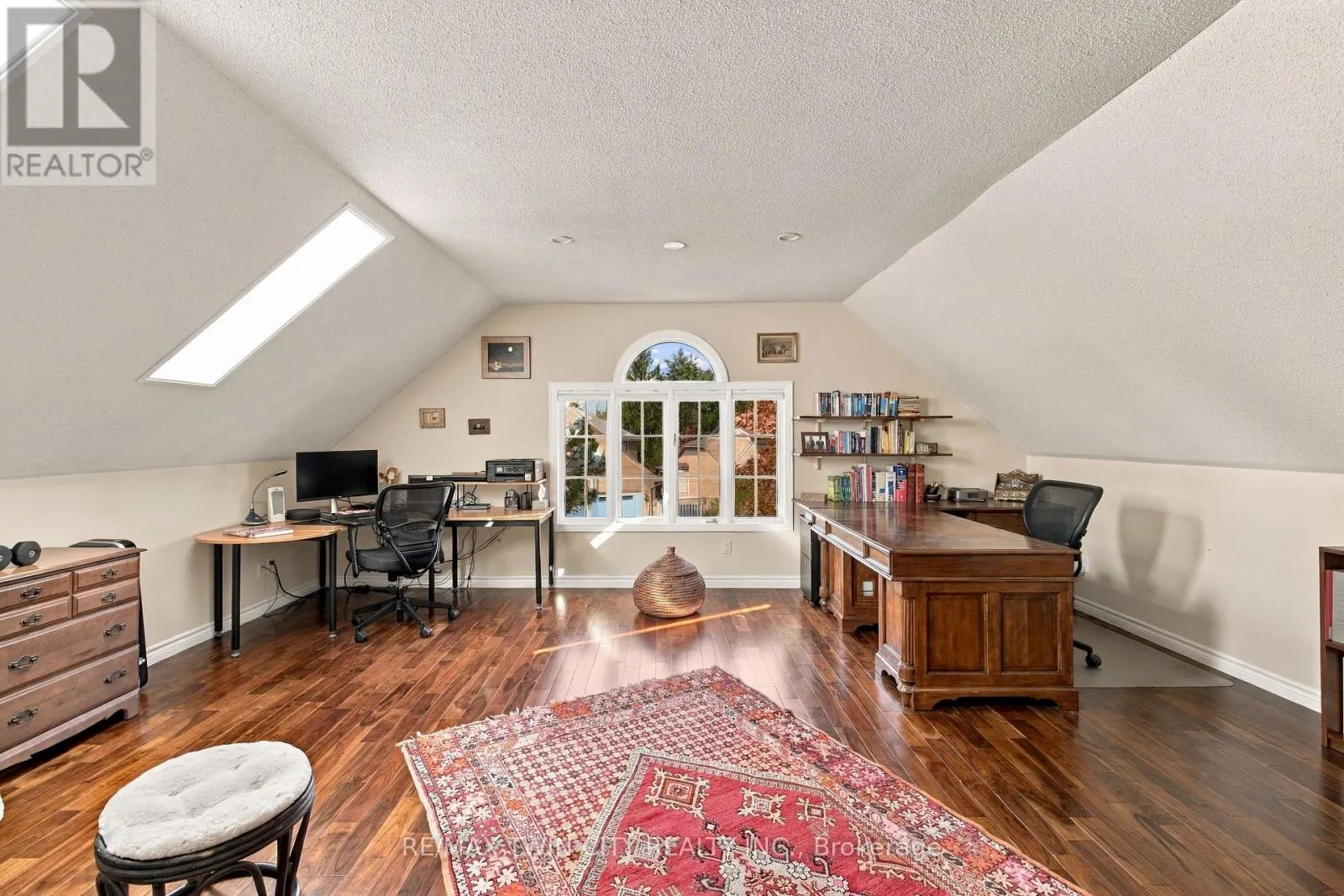 575 HEMINGWAY PLACE