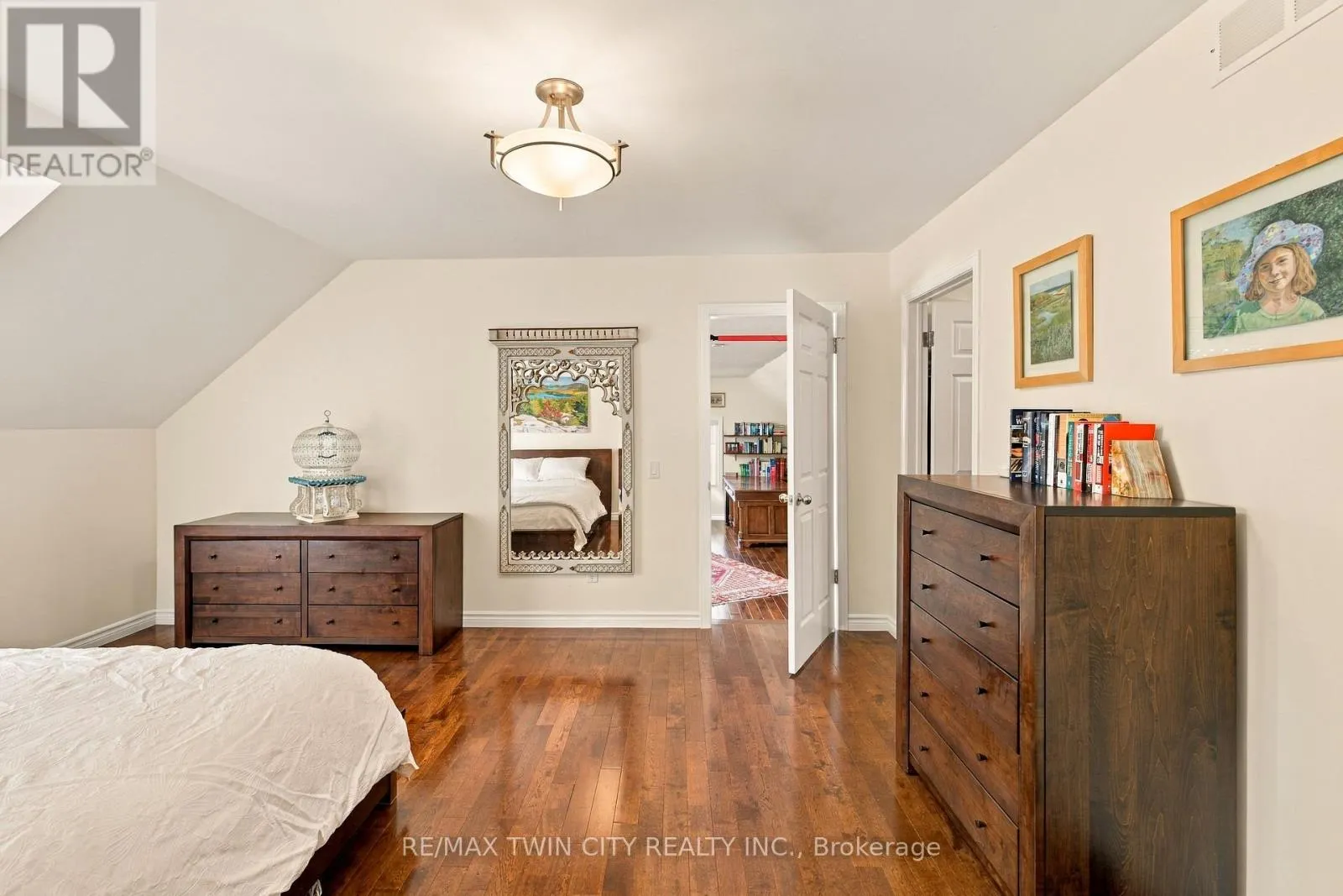 575 HEMINGWAY PLACE